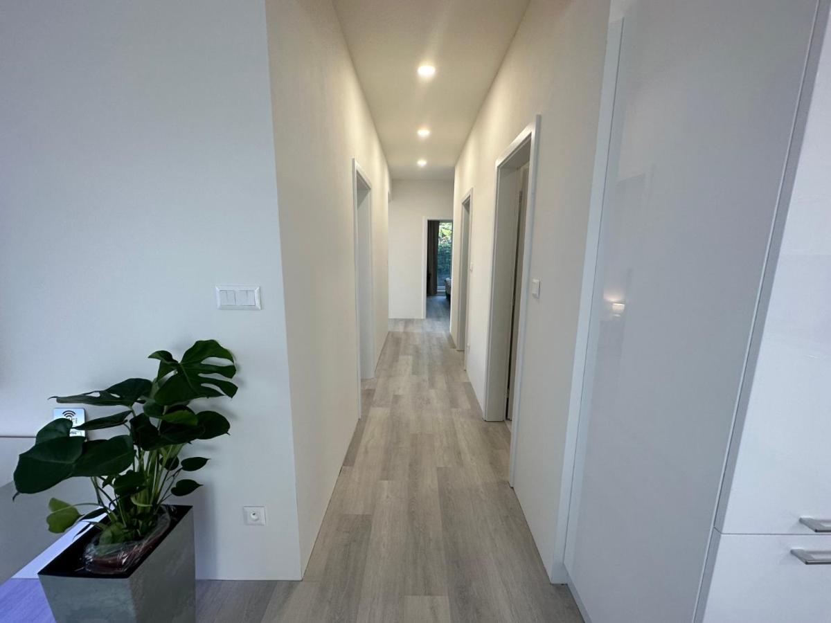 Klimatizovany Apartmanovy Dom S Virivkou, 9A Senec Exteriör bild