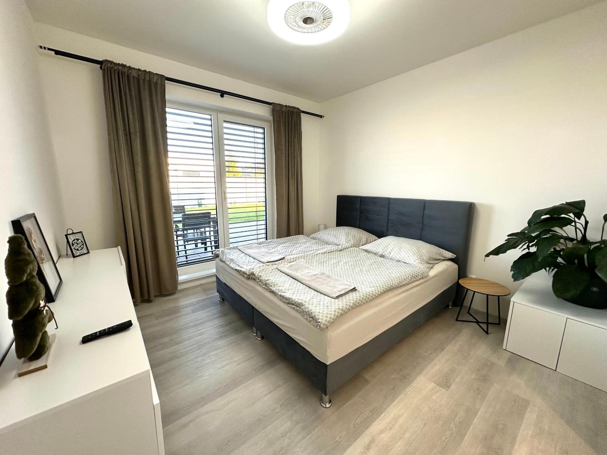 Klimatizovany Apartmanovy Dom S Virivkou, 9A Senec Exteriör bild